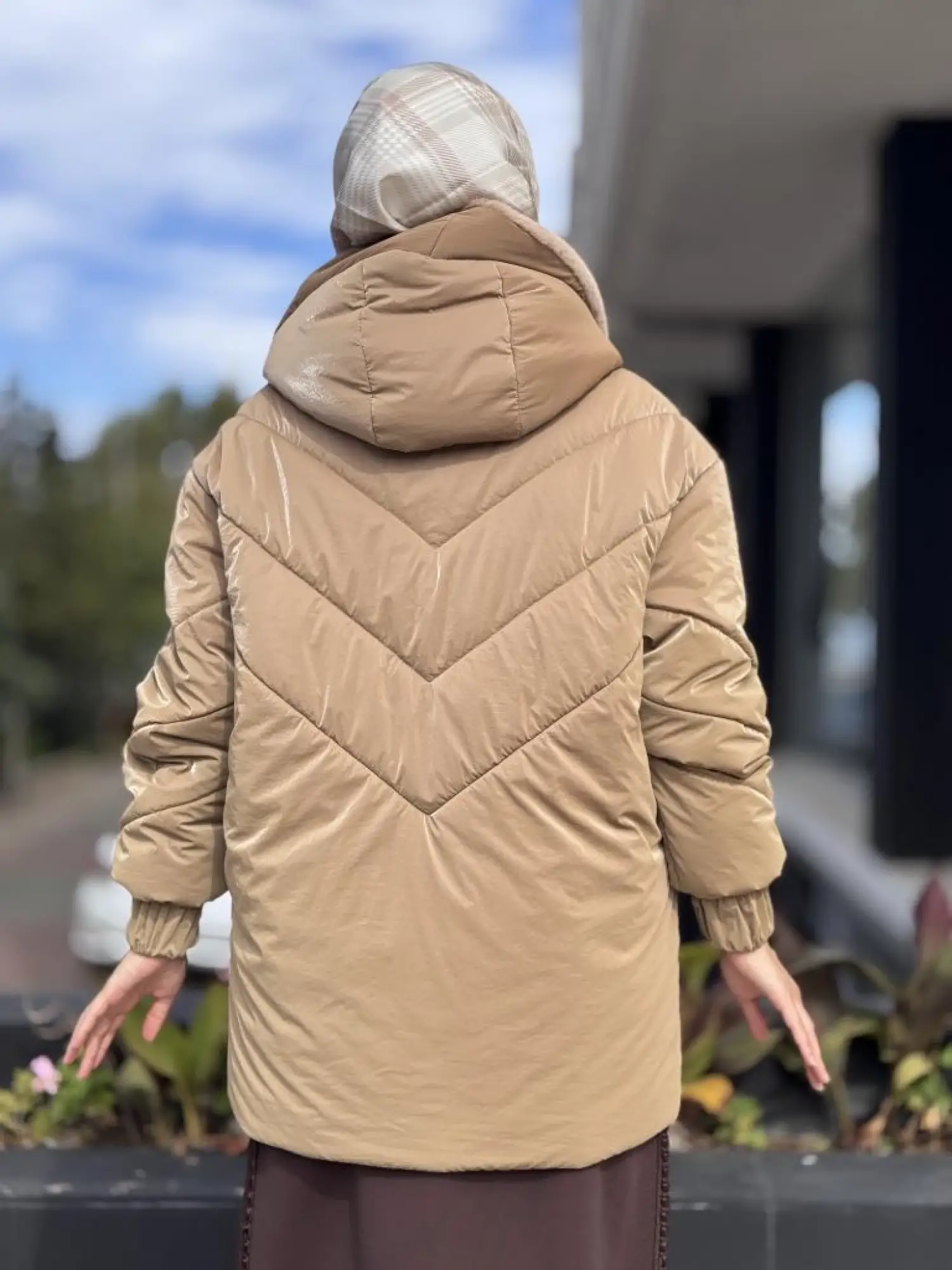 WOM BTQ Çapraz Fermuarlı Yakası Kürklü Mont