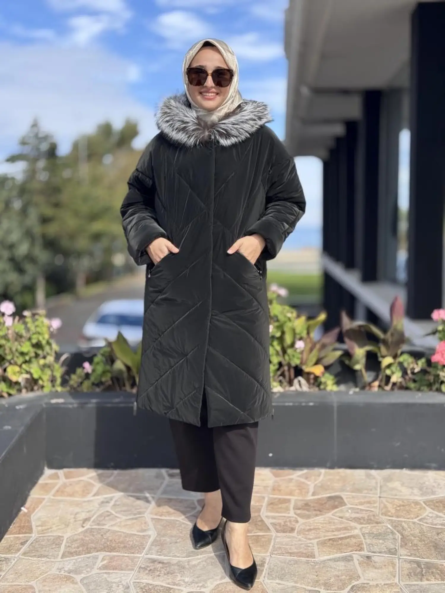 WOM BTQ Kürk Kapüşonlu Çıtçıtlı Yanları Fermuarlı Mont