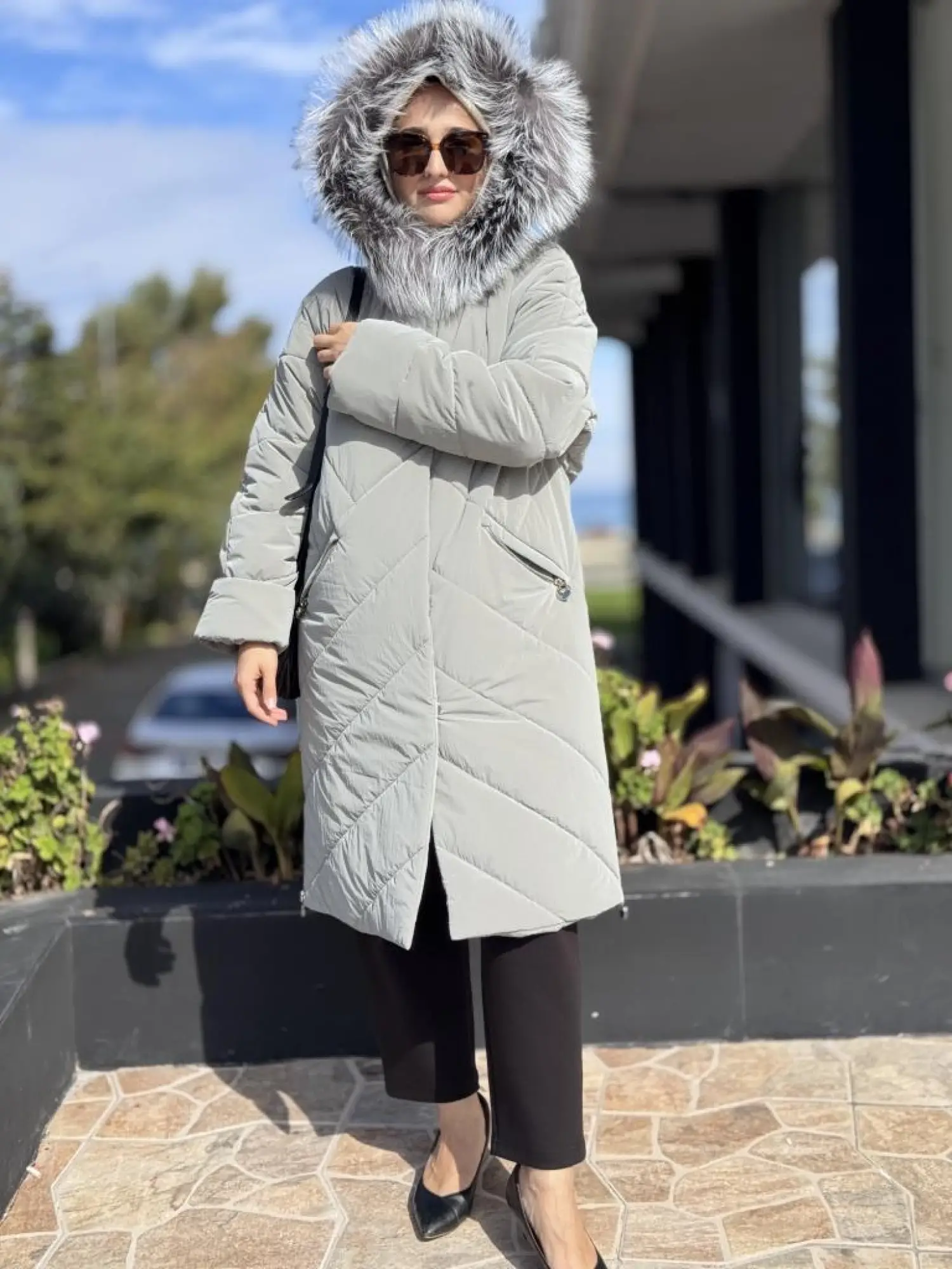 WOM BTQ Kürk Kapüşonlu Çıtçıtlı Yanları Fermuarlı Mont