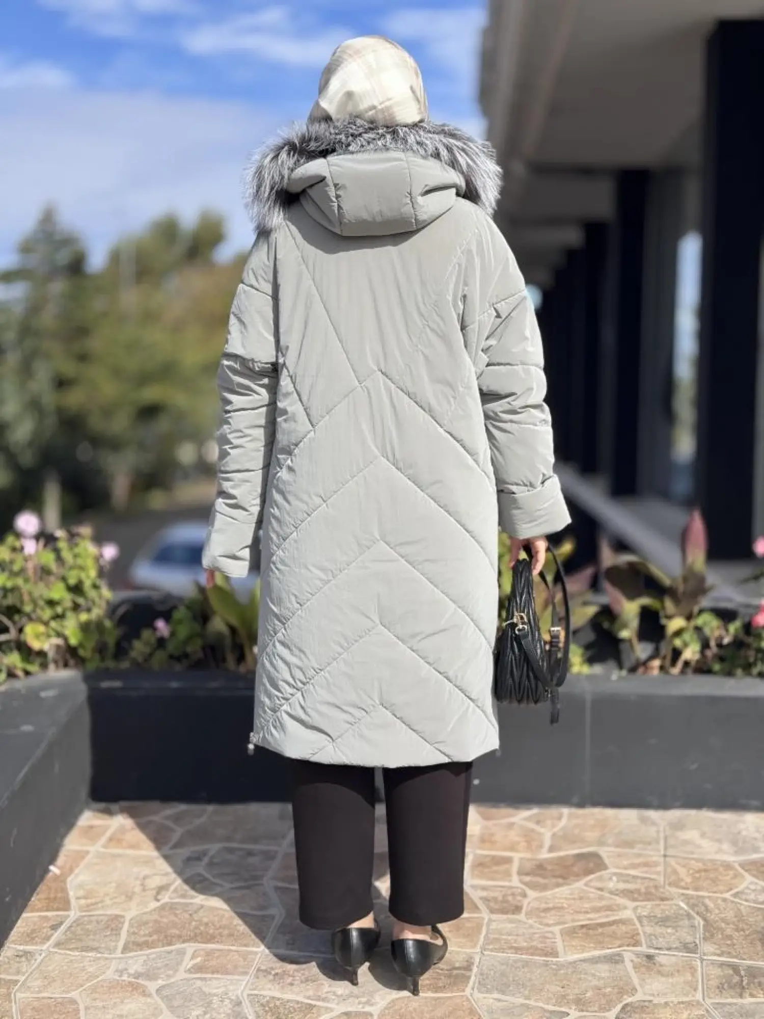 WOM BTQ Kürk Kapüşonlu Çıtçıtlı Yanları Fermuarlı Mont