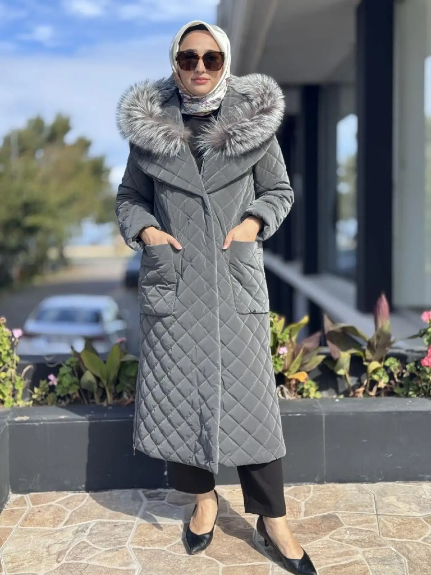 WOM BTQ Seyyar Kapüşon ve Kürk Detaylı Çıtçıtlı Kapitone Mont