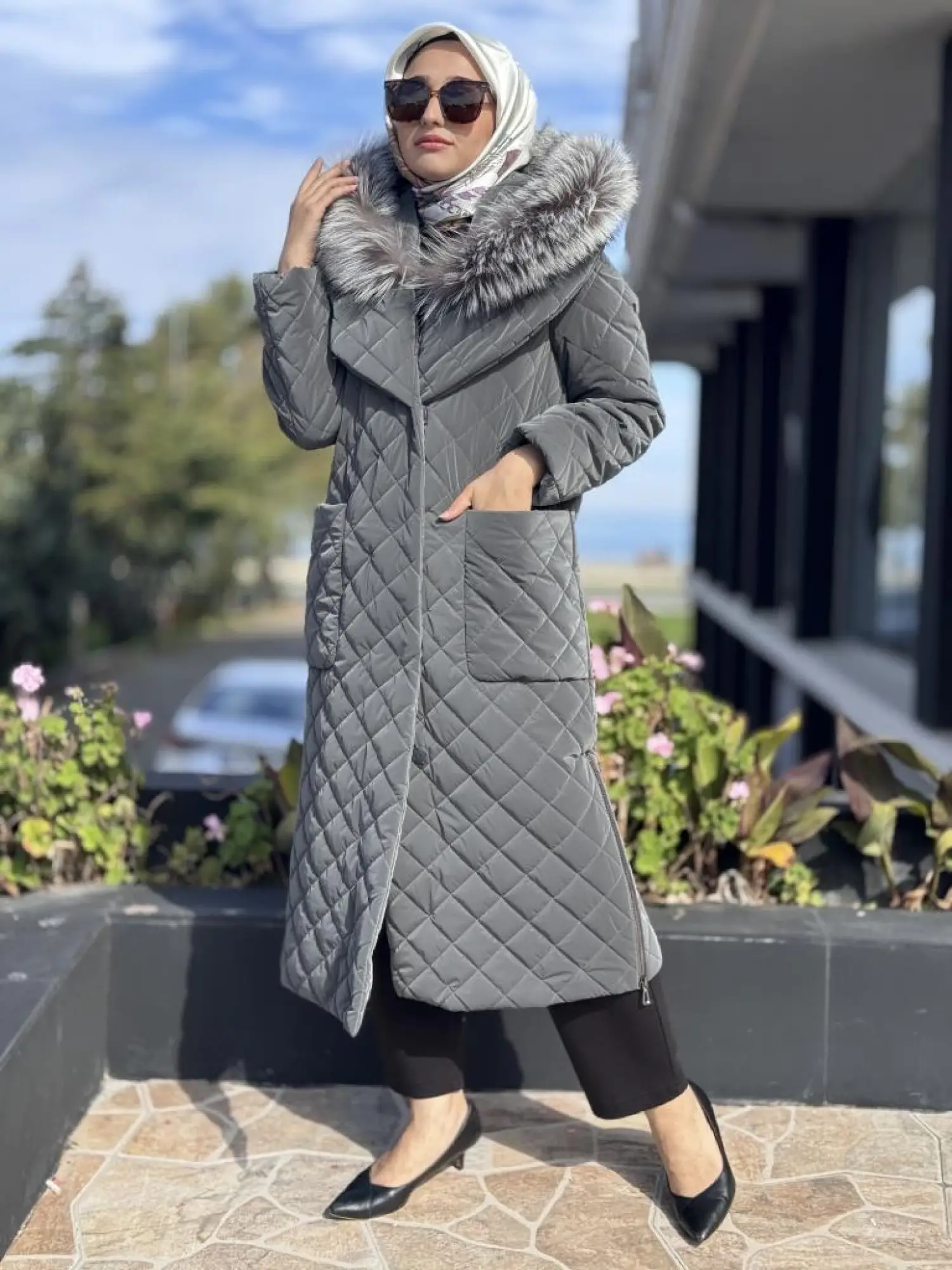 WOM BTQ Seyyar Kapüşon ve Kürk Detaylı Çıtçıtlı Kapitone Mont