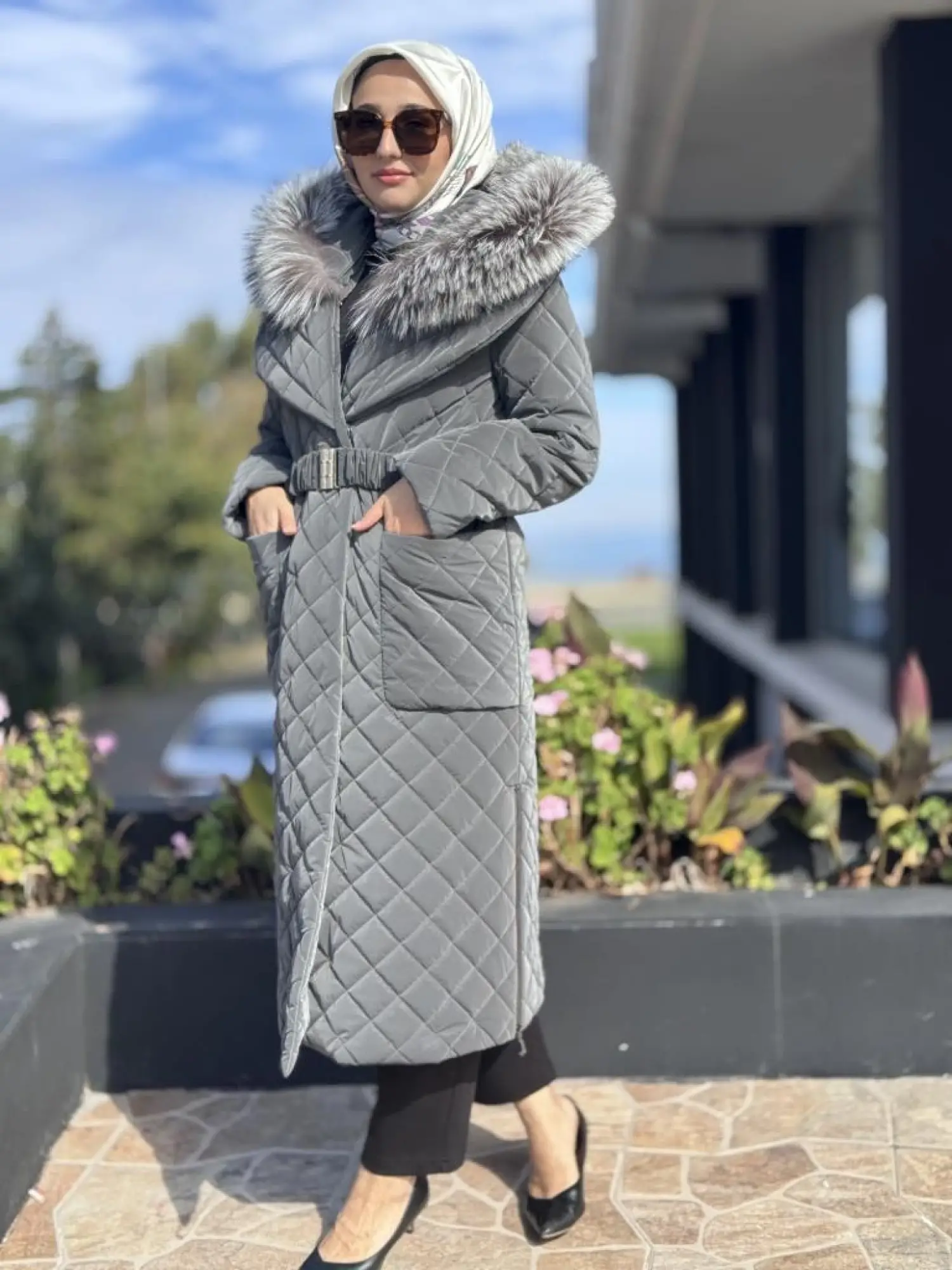 WOM BTQ Seyyar Kapüşon ve Kürk Detaylı Çıtçıtlı Kapitone Mont