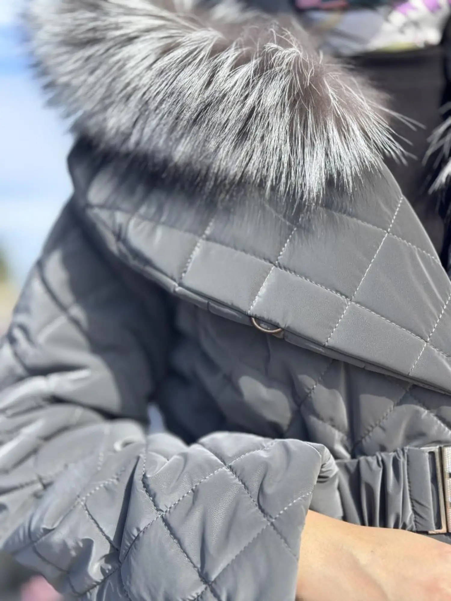 WOM BTQ Seyyar Kapüşon ve Kürk Detaylı Çıtçıtlı Kapitone Mont