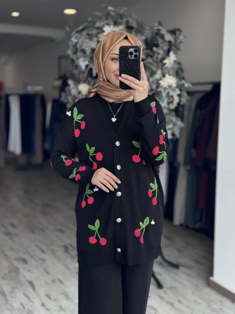 Ghisa Kiraz Desenli Broşlu Hırka 3091