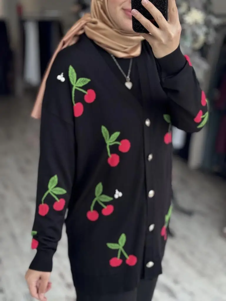 Ghisa Kiraz Desenli Broşlu Hırka 3091