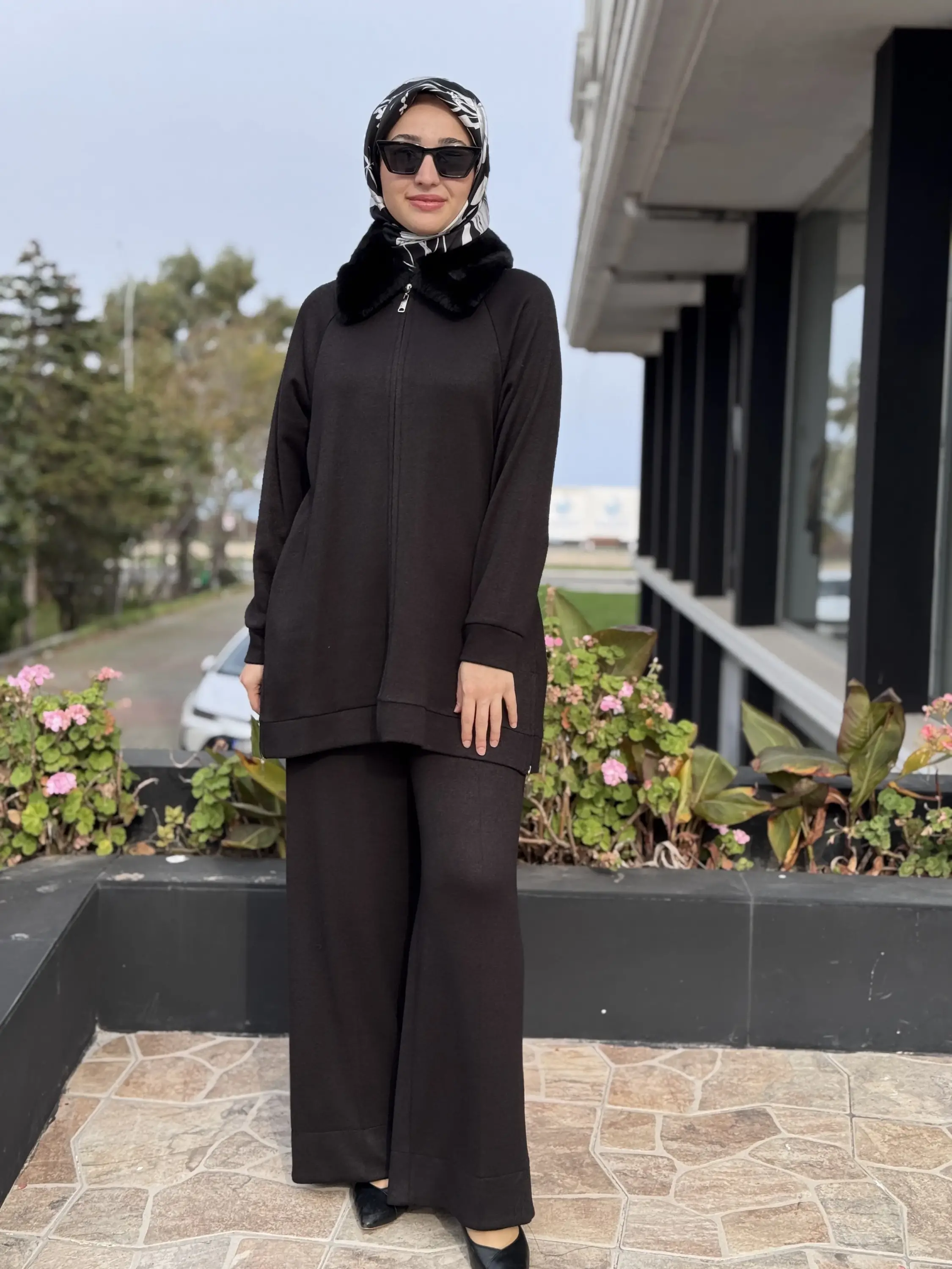 Sırtı Boncuk Detaylı Seyyar Kürk Detaylı Kap Pantolon Takım WAC92033