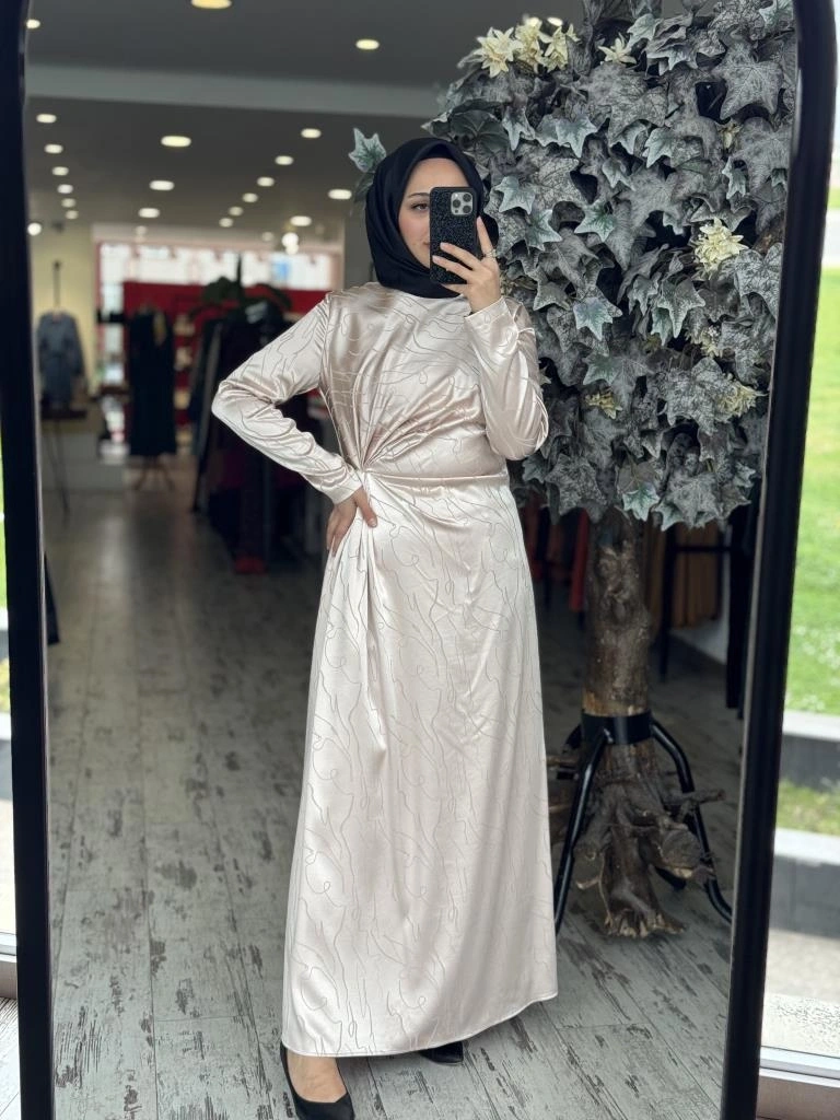 Almarwah Belden Büzgülü Saten Elbise 90474