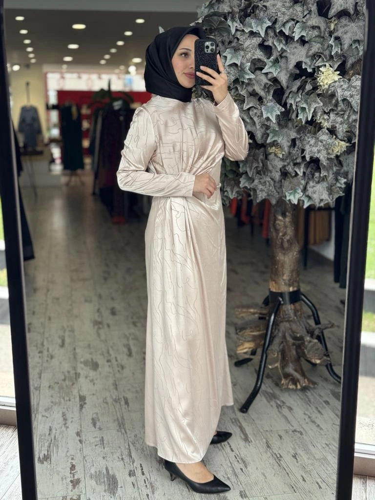 Almarwah Belden Büzgülü Saten Elbise 90474