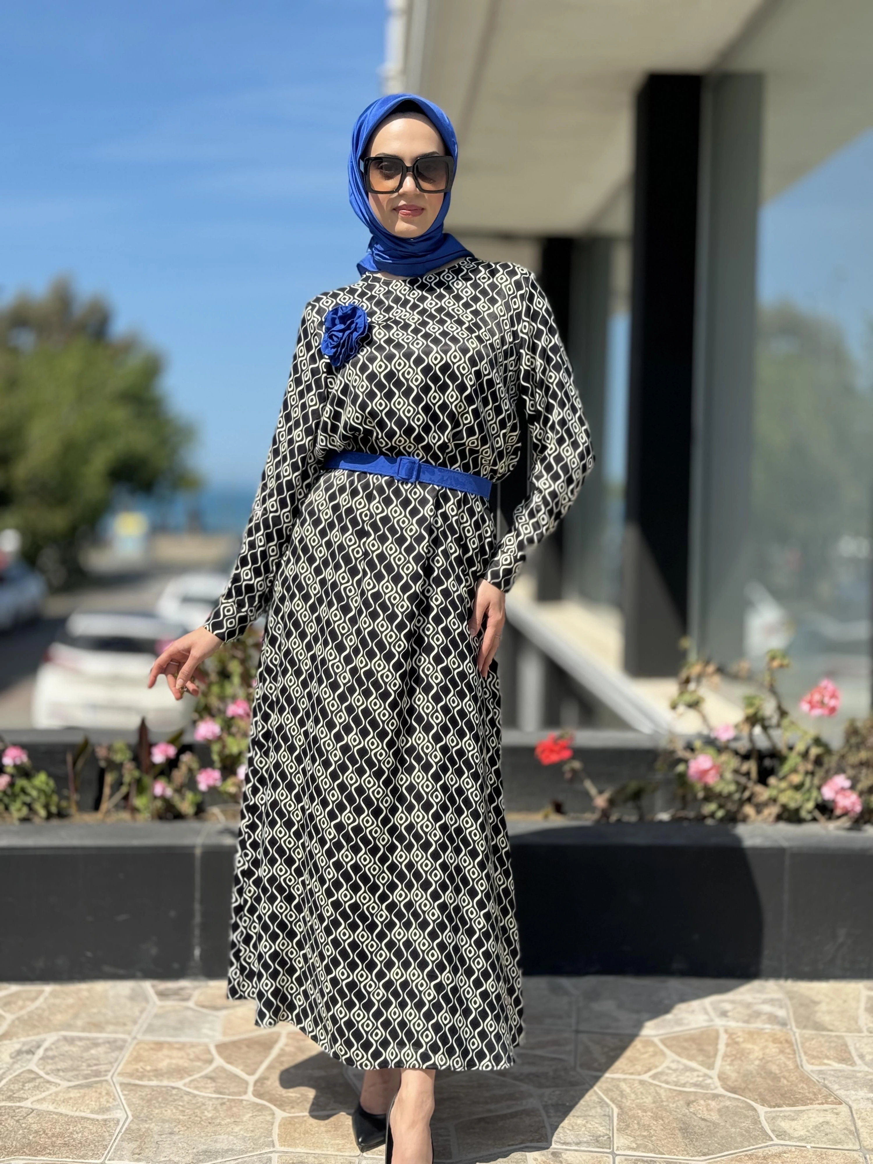 Almarwah Mavi Broş ve Kemerli Elbise 303764