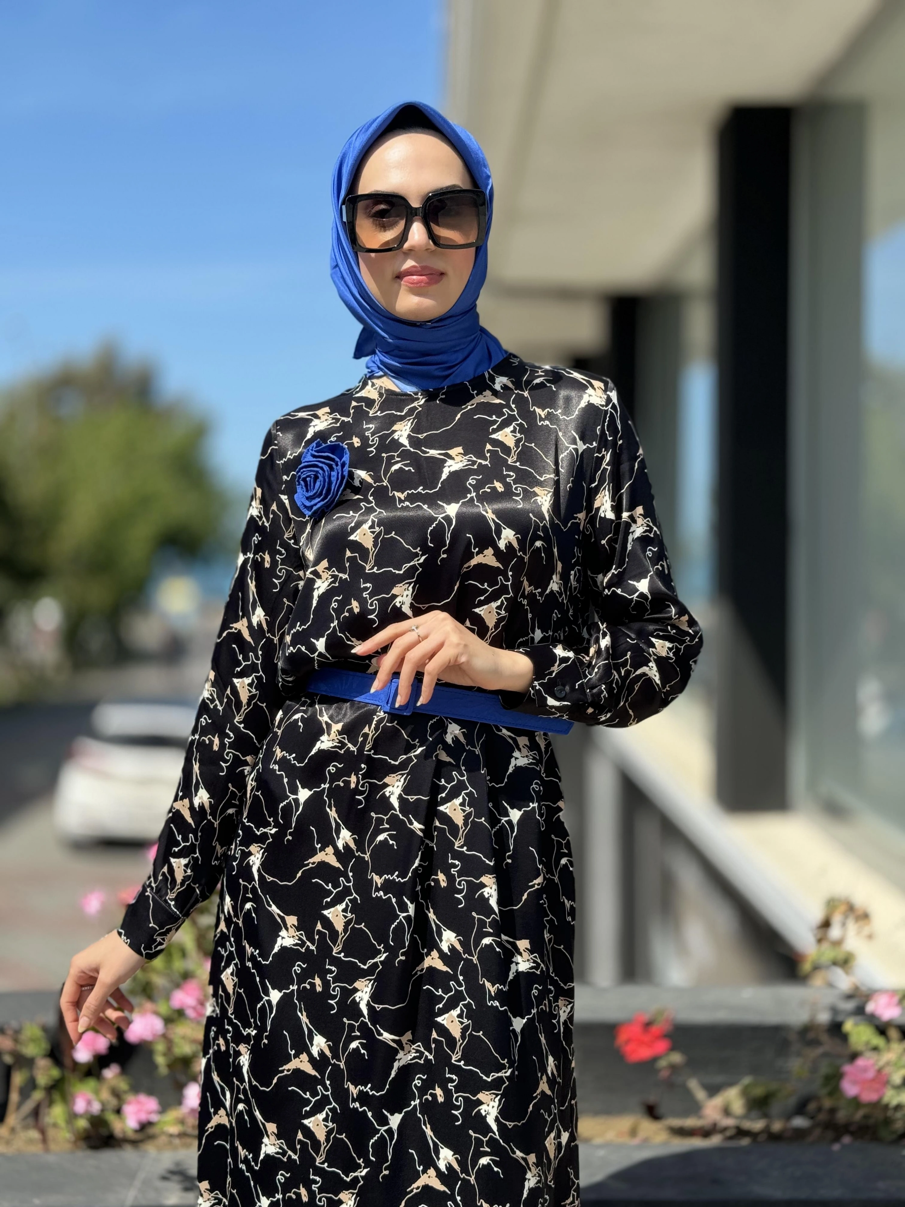 Almarwah Mavi Broş ve Kemerli Elbise 303764