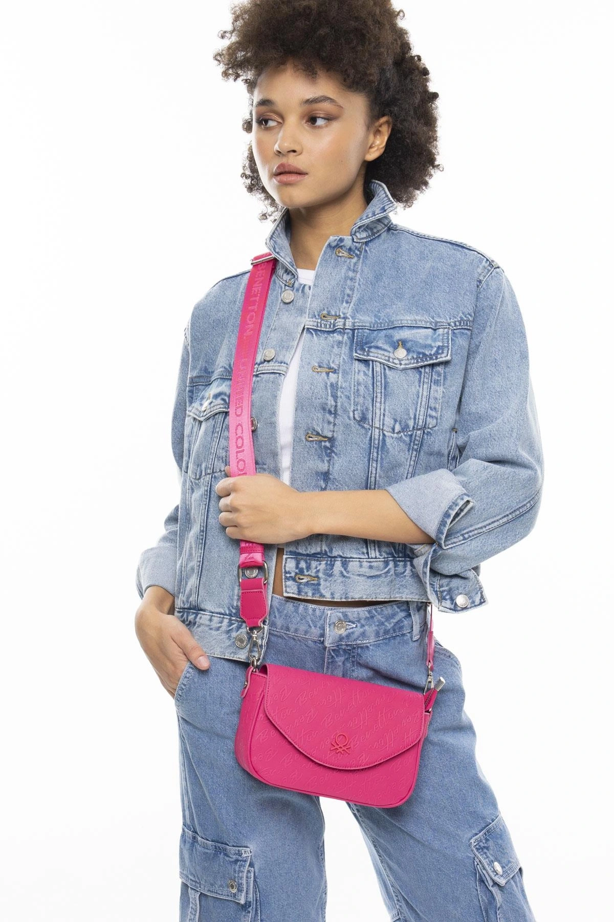 Benetton Monogram Yazılı Küçük Çapraz Çanta BNT1047