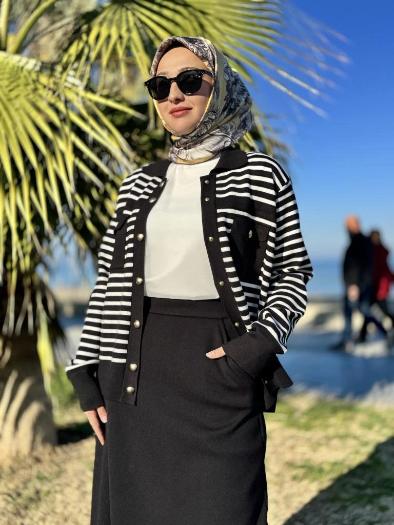 Ghisa Çizgili Yün Triko Ceket Etek Takım 3996