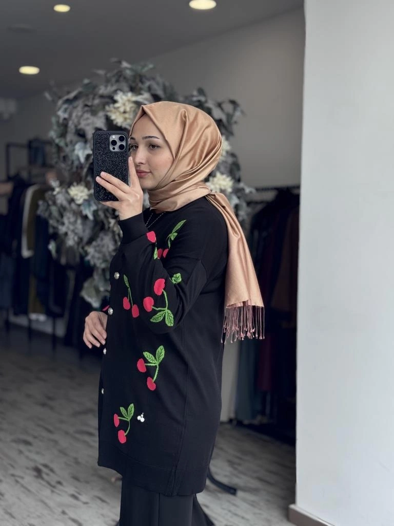 Ghisa Kiraz Desenli Broşlu Hırka 3091