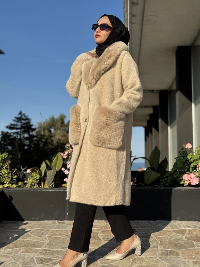 Ghisa Kürk Detaylı Düğmeli Angora Kaban 24111