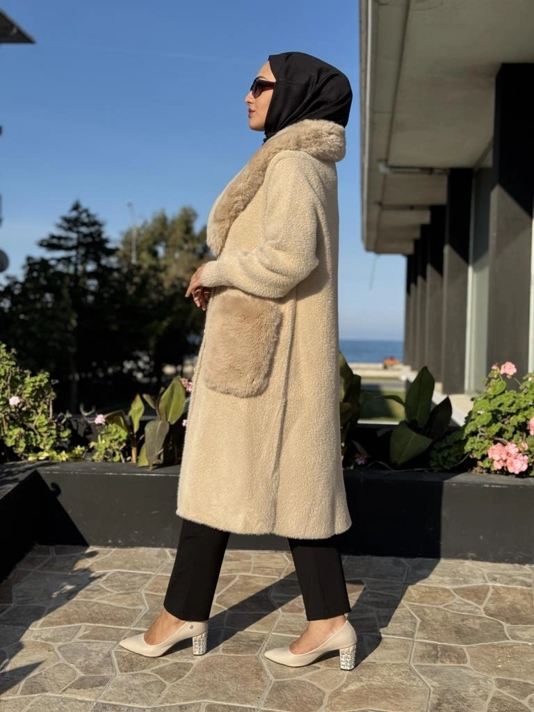 Ghisa Kürk Detaylı Düğmeli Angora Kaban 24111