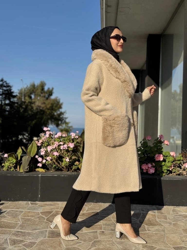 Ghisa Kürk Detaylı Düğmeli Angora Kaban 24111