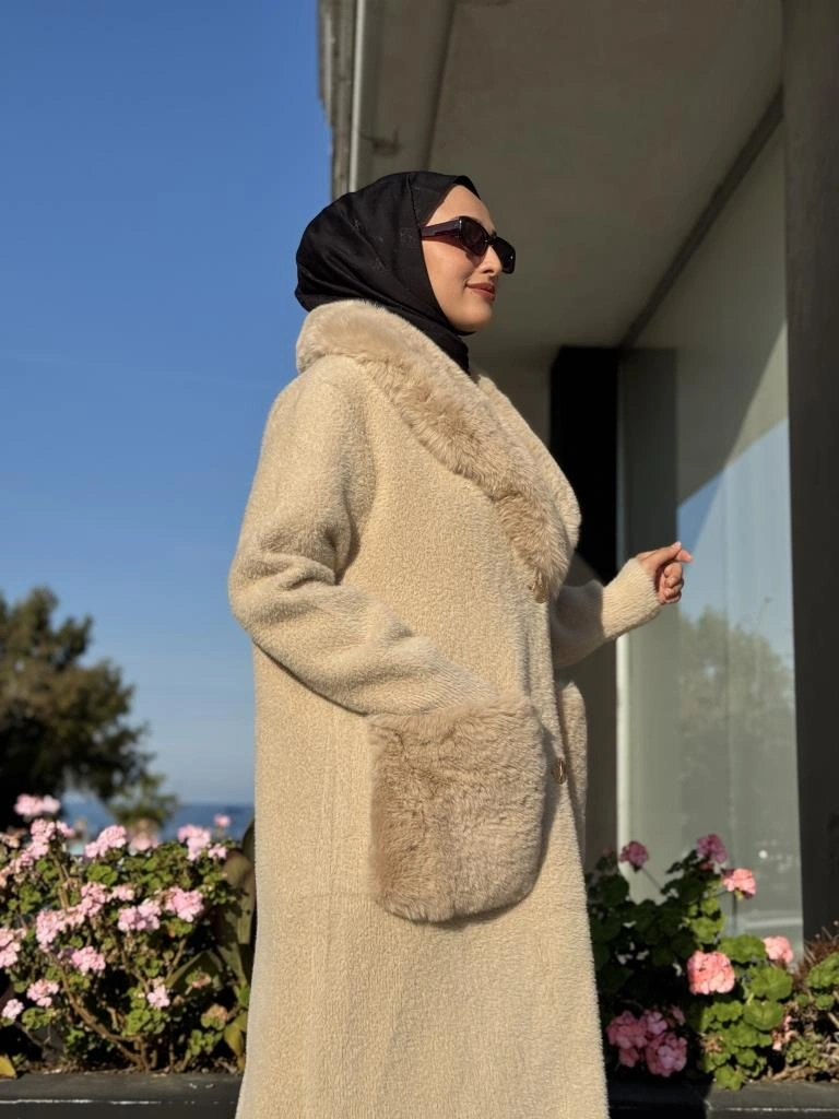 Ghisa Kürk Detaylı Düğmeli Angora Kaban 24111
