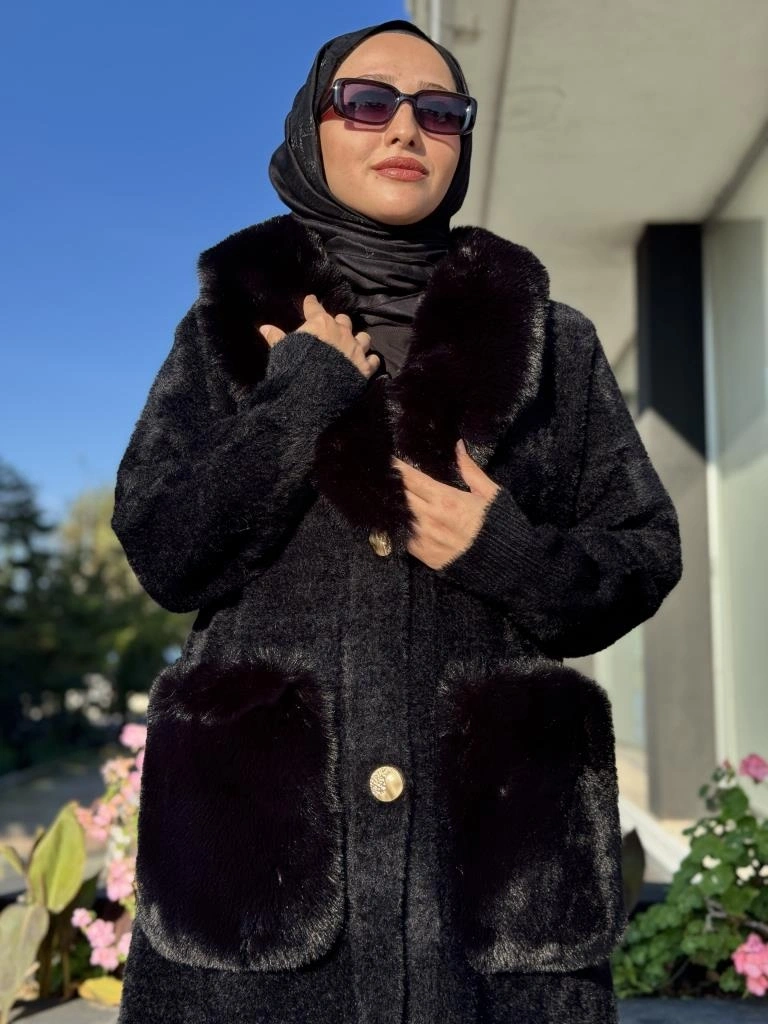 Ghisa Kürk Detaylı Düğmeli Angora Kaban 24111