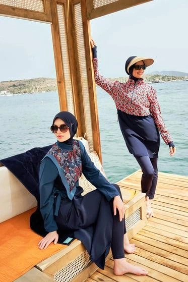 Haşema Esila Serisi Çiçek Desenli Kırmızı-Laci Tam Tesettür Tek Mayo Üstü HSM2934