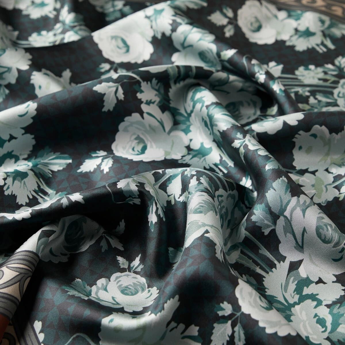 İPEKEVİ İPEK EŞARP 1301