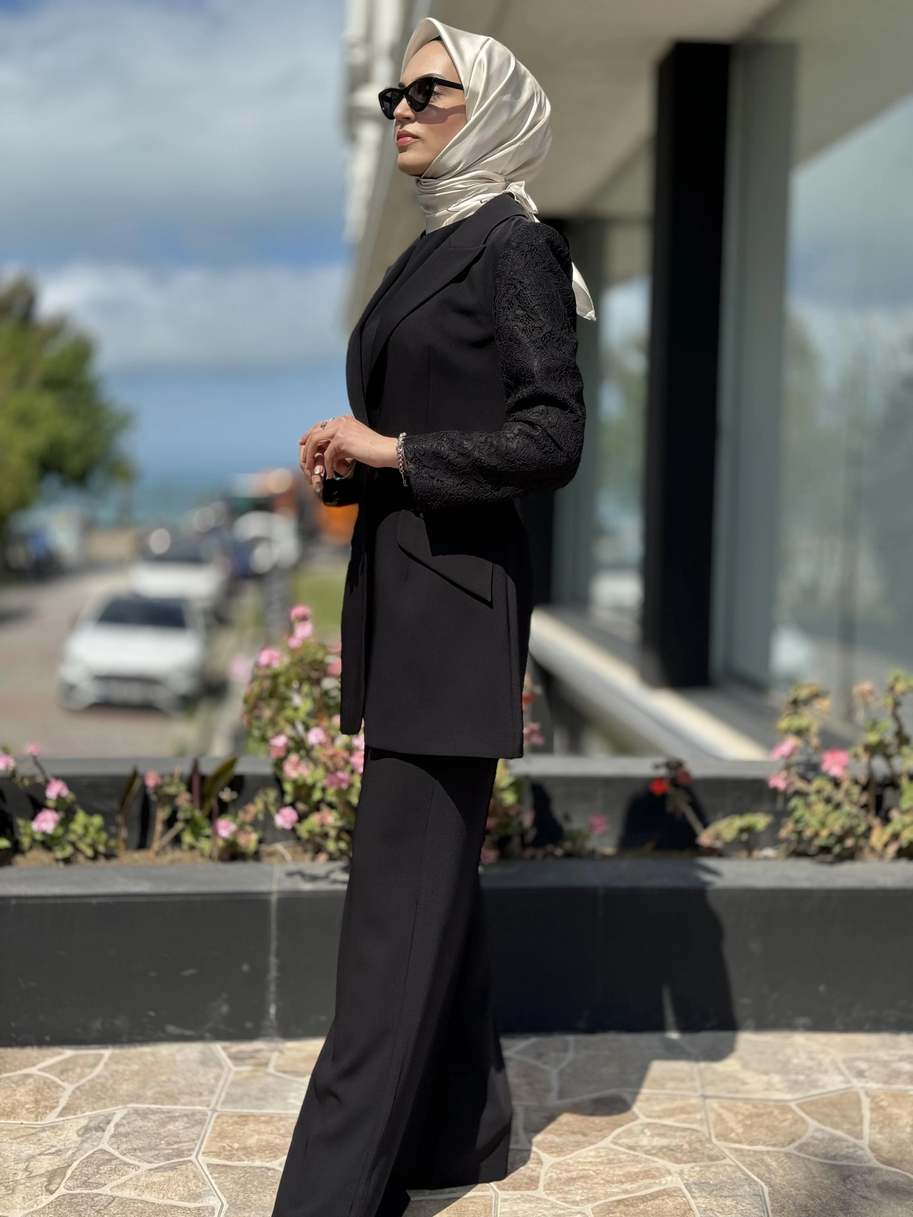 Jamila Sarah Kolları ve Arkası Dantel İşlemeli Ceket Pantolon Takım 9022