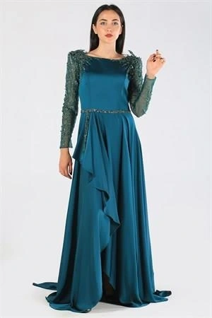 Kenzel Omuz ve Kol İşlemeli Zümrüt Saten Tesettür Abiye Elbise (KENZEL-1053)