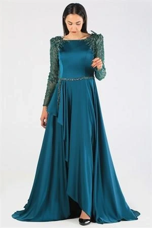 Kenzel Omuz ve Kol İşlemeli Zümrüt Saten Tesettür Abiye Elbise (KENZEL-1053)