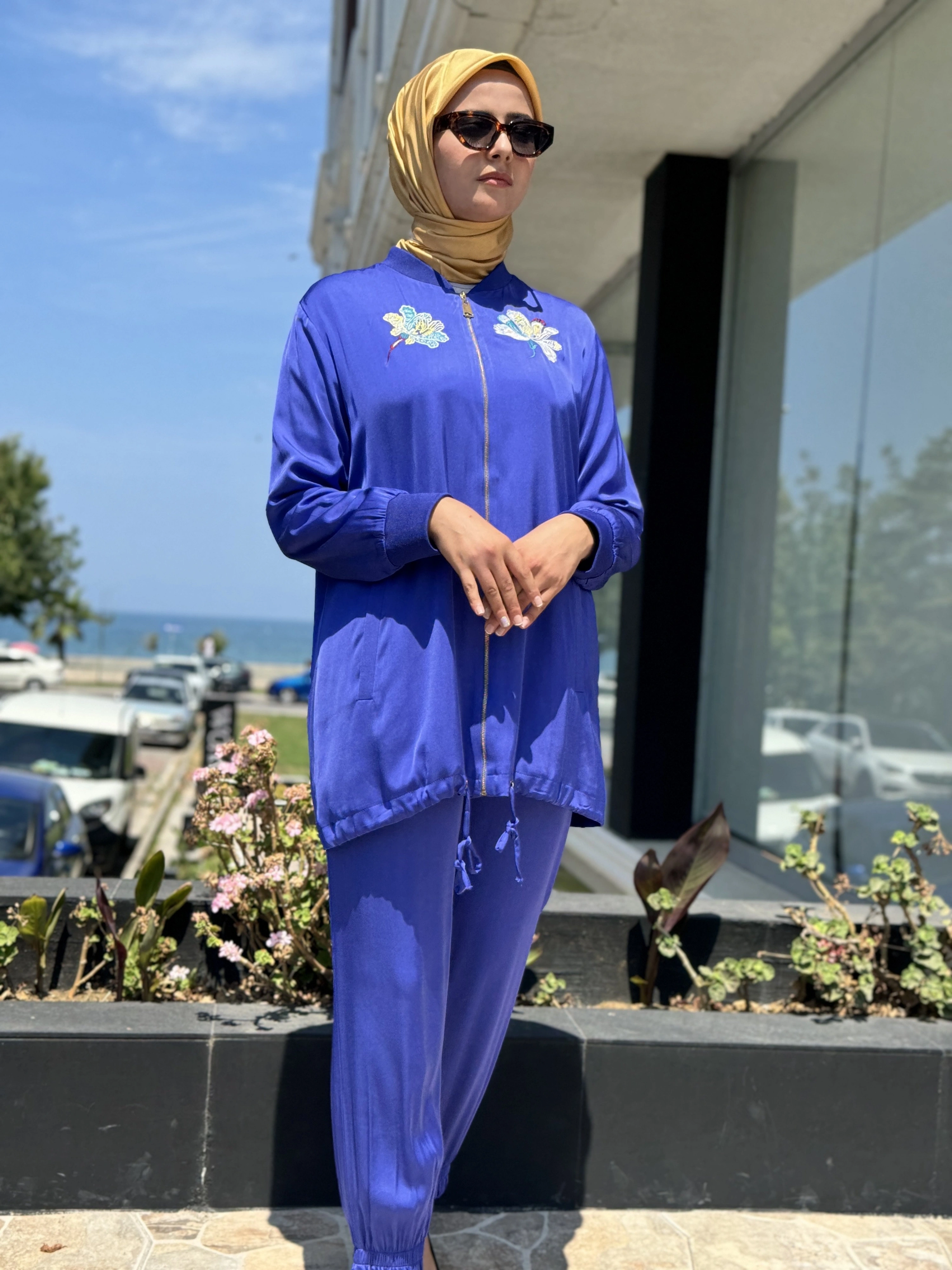 Lisa Sırtı Ve Göğsü İşlemeli Ceket  Pantolon Takım 3026