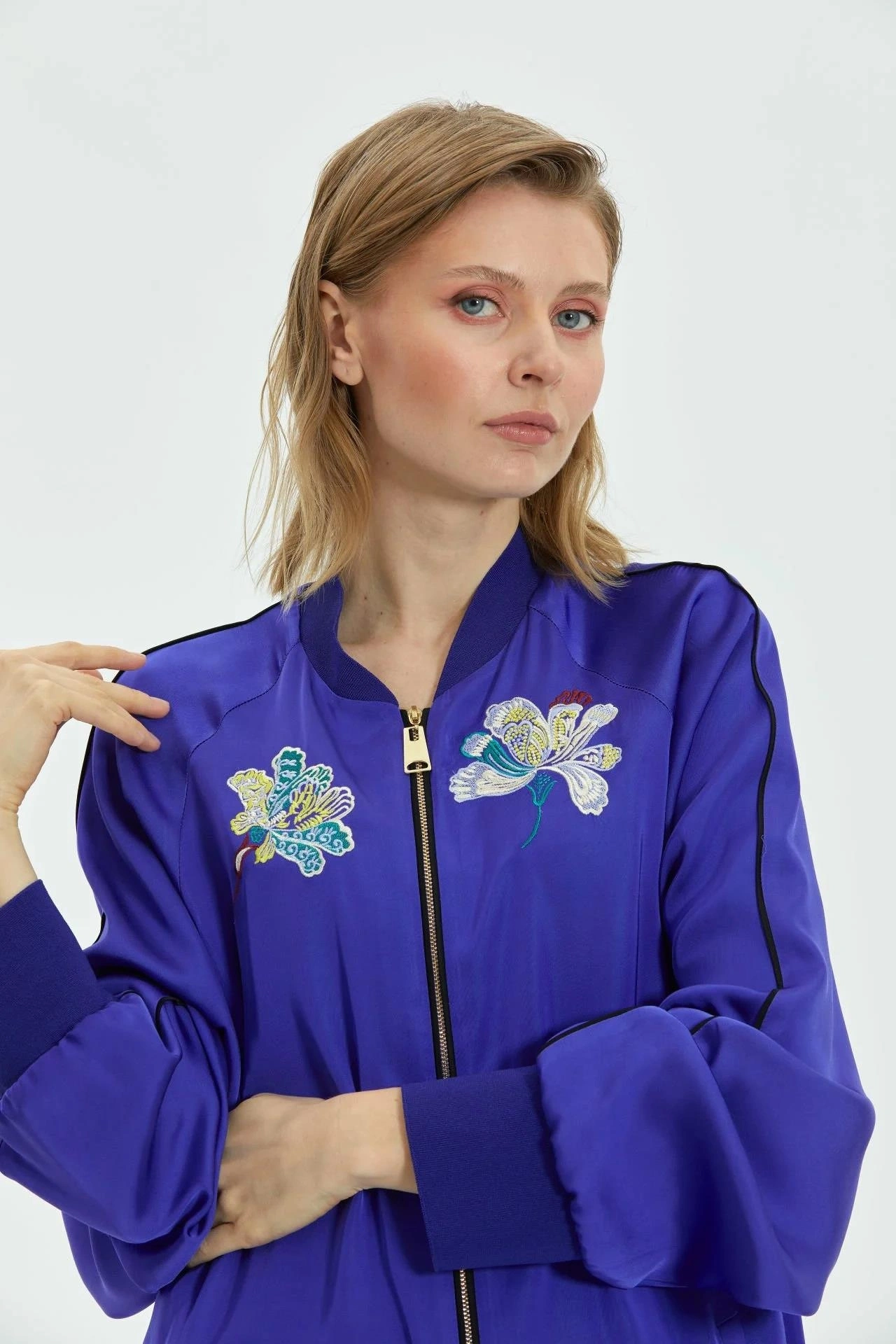 Lisa Sırtı Ve Göğsü İşlemeli Ceket  Pantolon Takım 3026