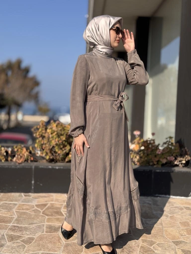 Misswhence Nakış ve Fermuar Detaylı Cupra İpek Elbise 37800