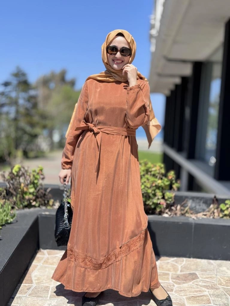 Misswhence Nakış ve Fermuar Detaylı Cupra İpek Elbise 37800