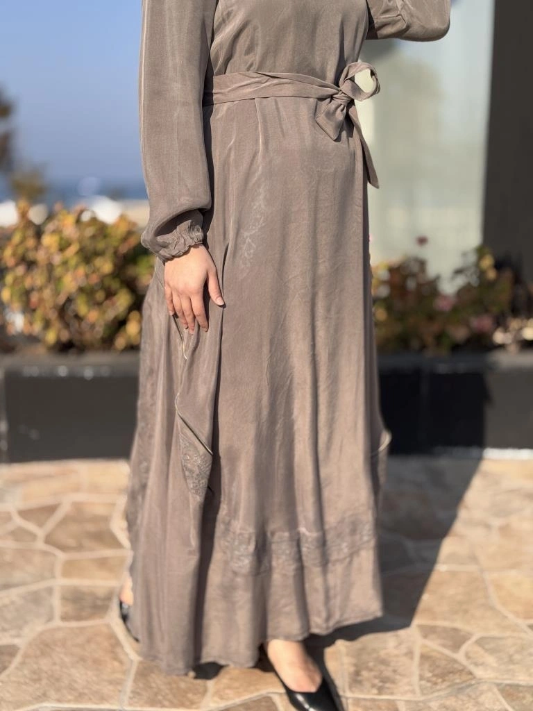 Misswhence Nakış ve Fermuar Detaylı Cupra İpek Elbise 37800