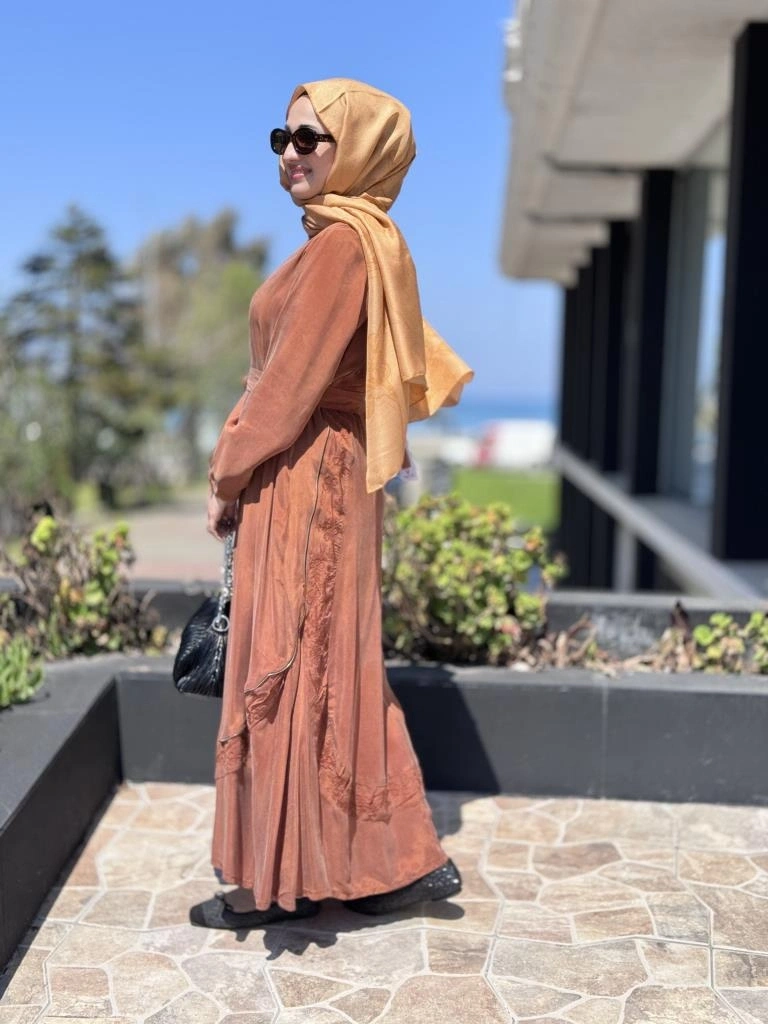 Misswhence Nakış ve Fermuar Detaylı Cupra İpek Elbise 37800