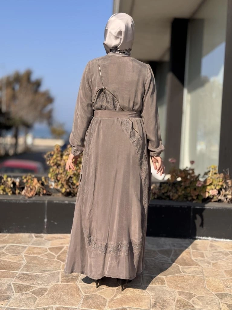 Misswhence Nakış ve Fermuar Detaylı Cupra İpek Elbise 37800