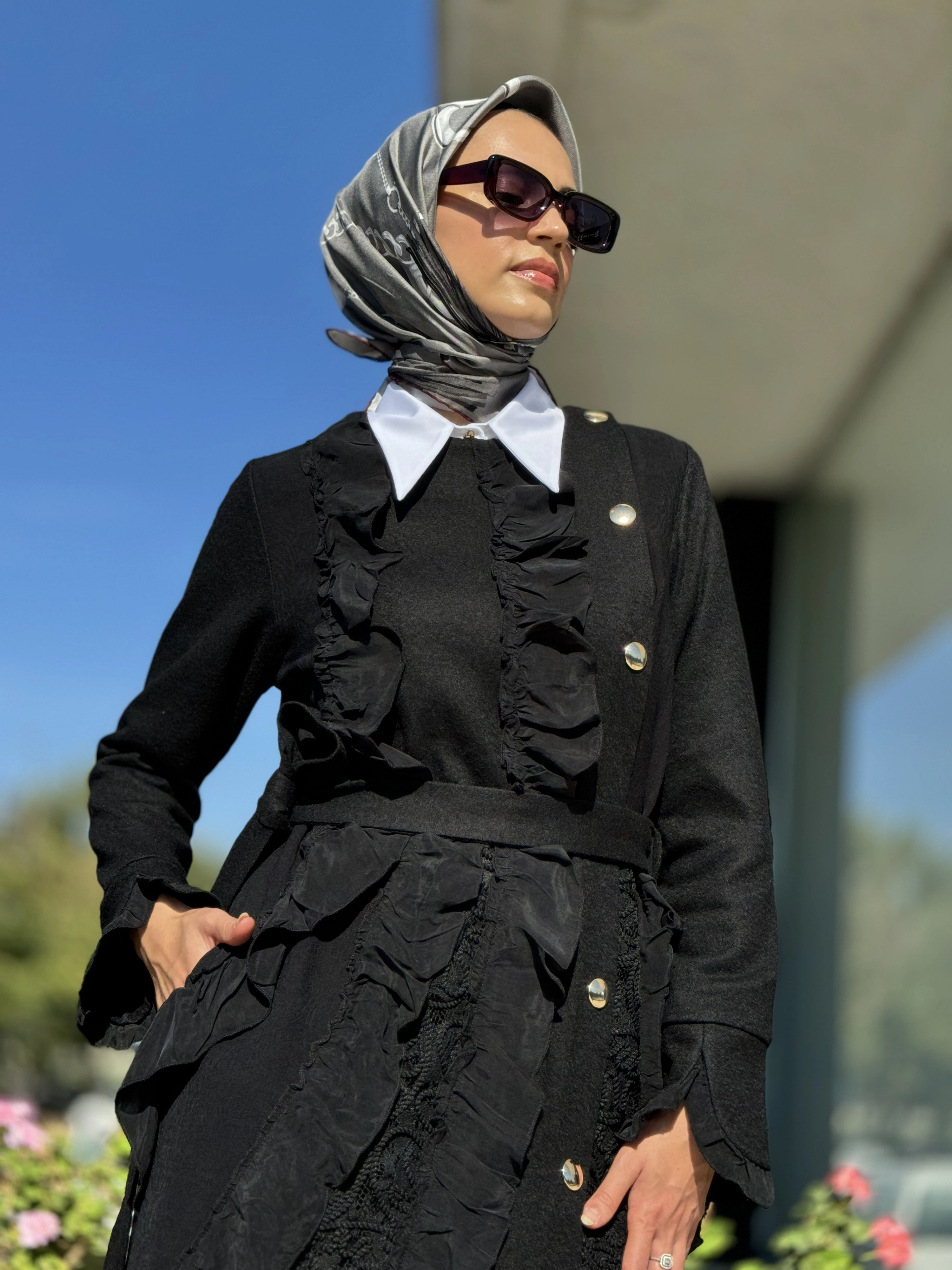 Misswhence Nakış ve İpek Fırfır Detaylı Ezme Keçe Siyah Pardesü 36500