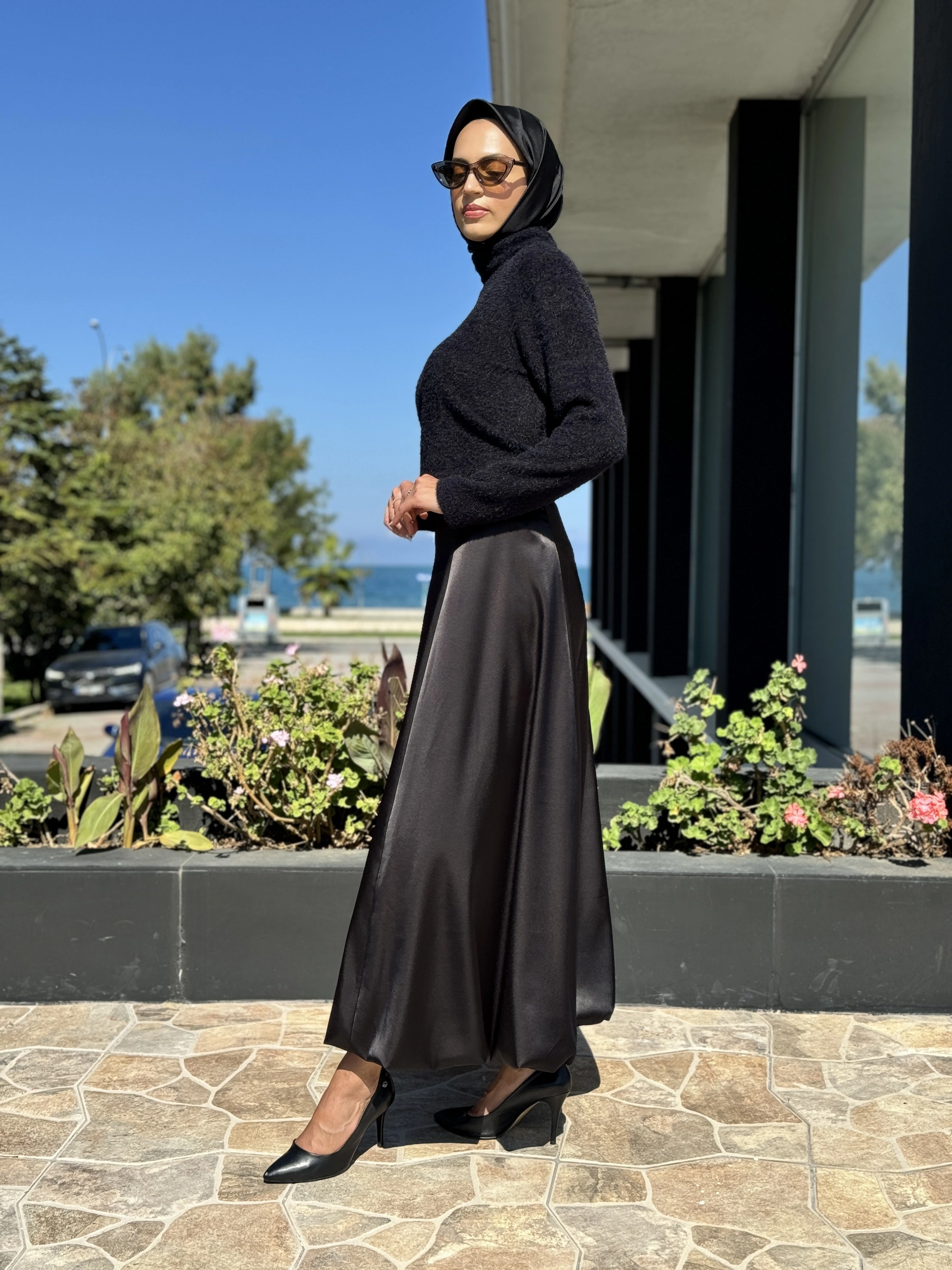 Qupra Taş Detaylı Bluz Balon Etek Takım QAZ72095