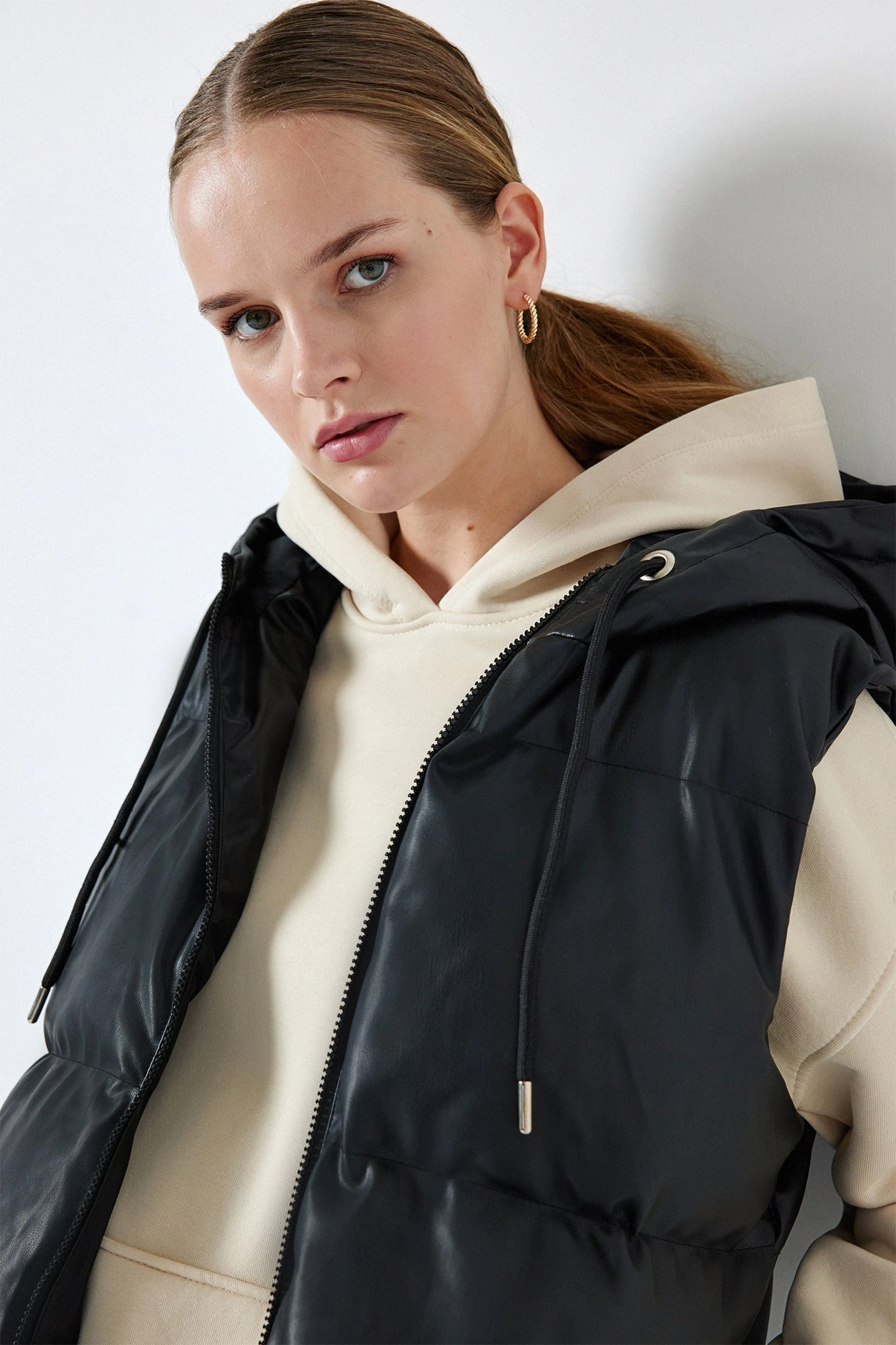 Touche Kapüşonlu Şişme Deri Yelek 24F1R0009