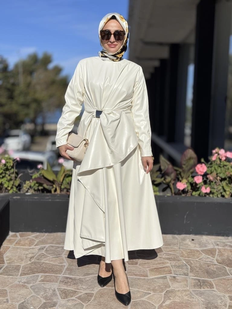 Vuu Belden Fiyonklu Deri Elbise