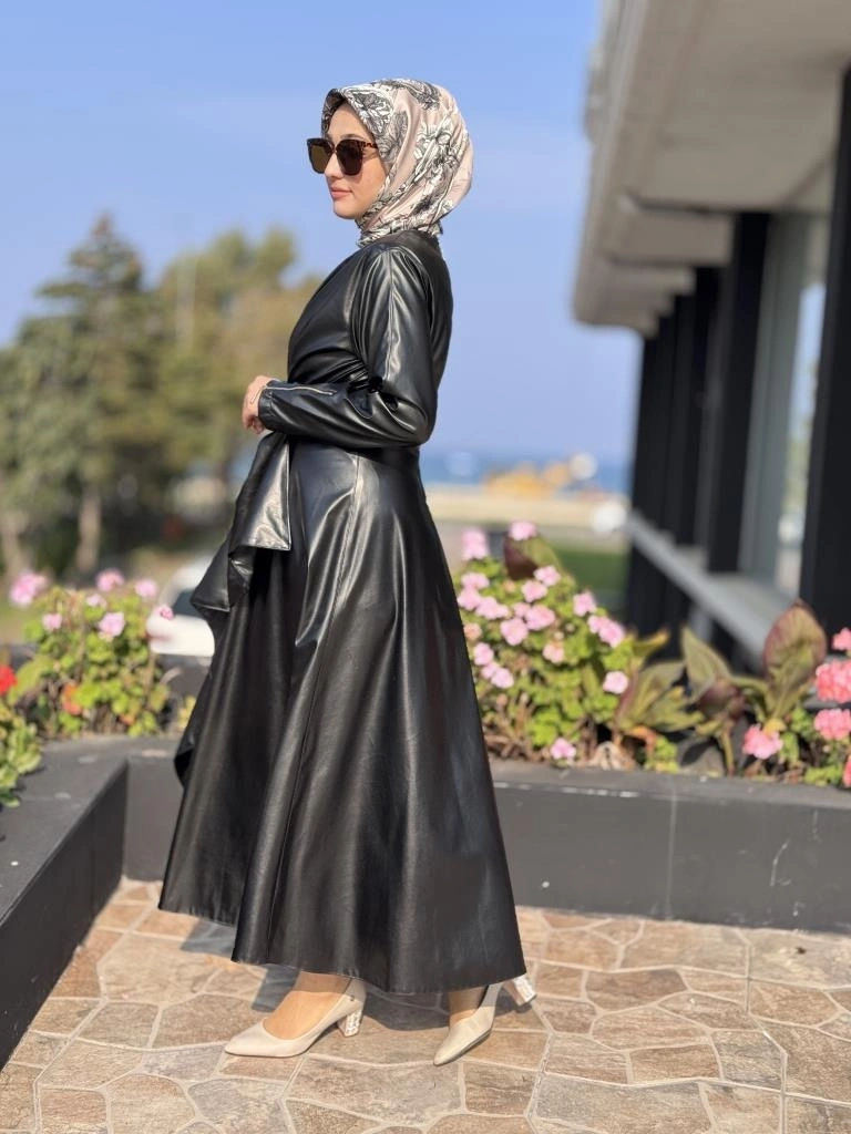 Vuu Belden Fiyonklu Deri Elbise