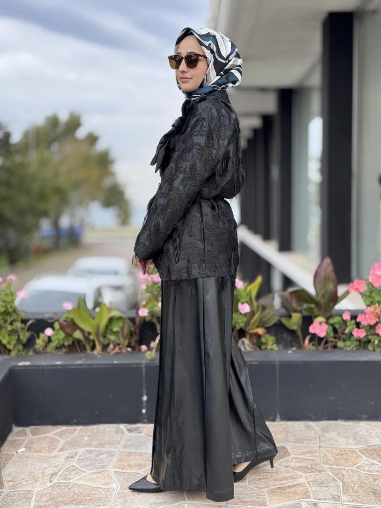 Vuu Dikiş Detaylı Geniş Paça Deri Pantolon