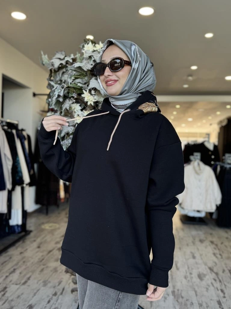 Vuu Sırtı Nakışlı Kapüşonlu Sweatshırt 24FW11V115