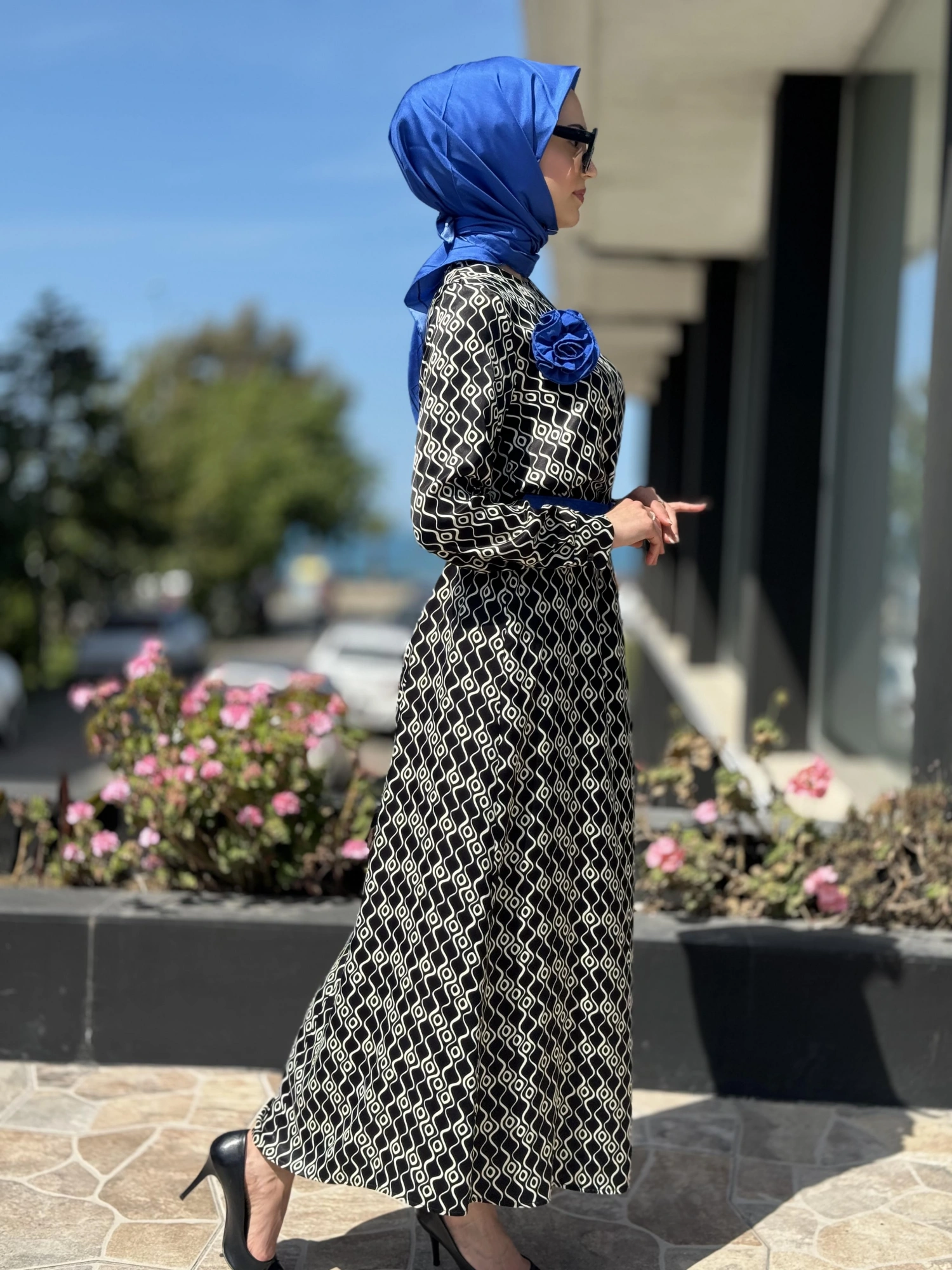 Almarwah Mavi Broş ve Kemerli Elbise 303764