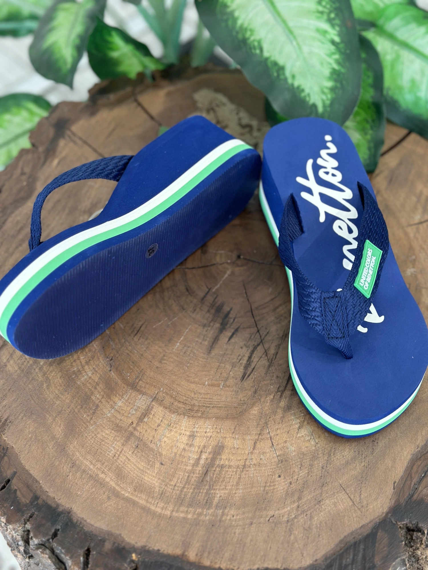 Benetton Dolgu Topuklu Parmak Arası Terlik BNI10218