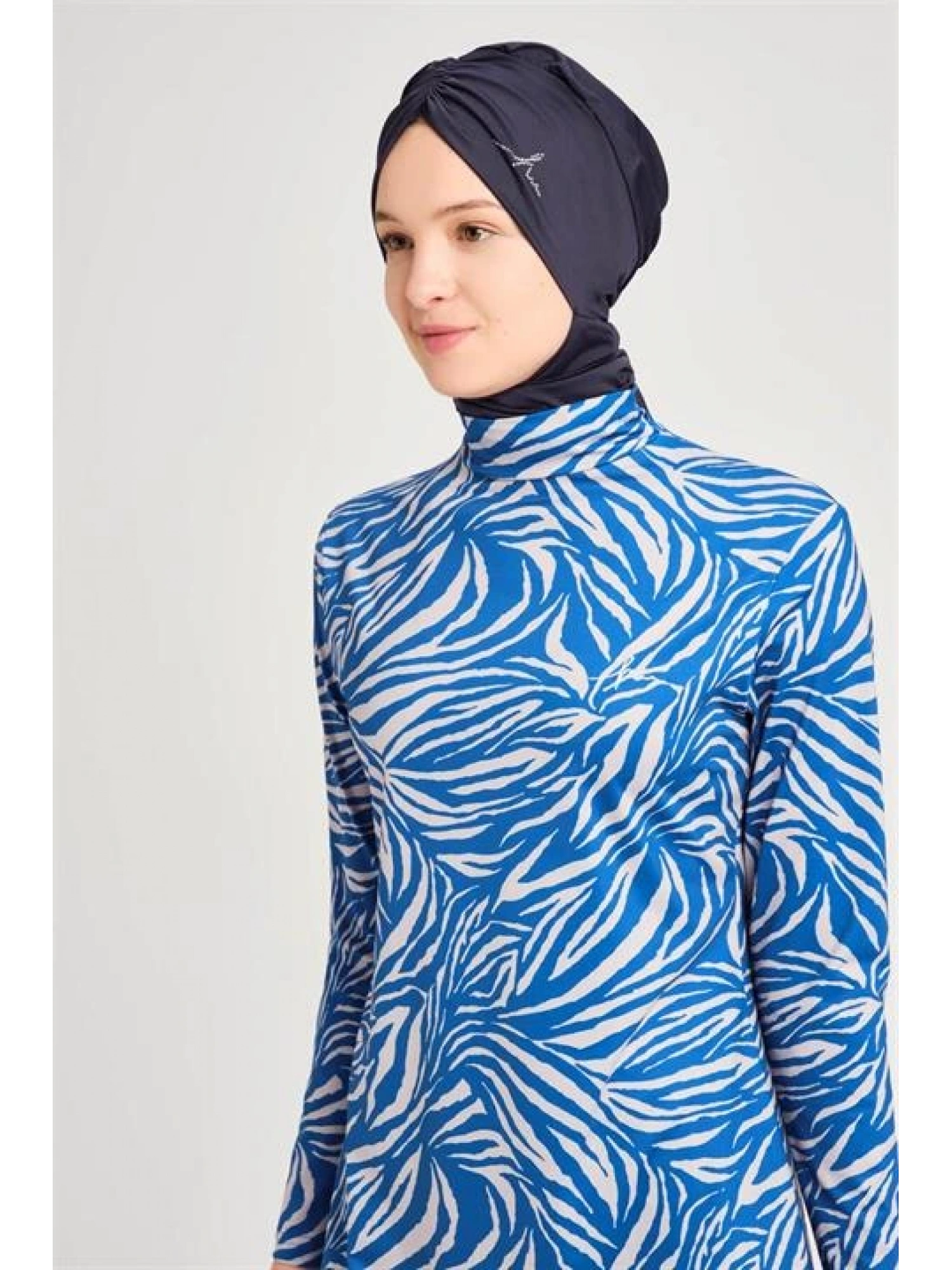 Haşema Belgin Çizgi Desenli Likralı Saks Tam Tesettür Mayo Üstü HSM3060