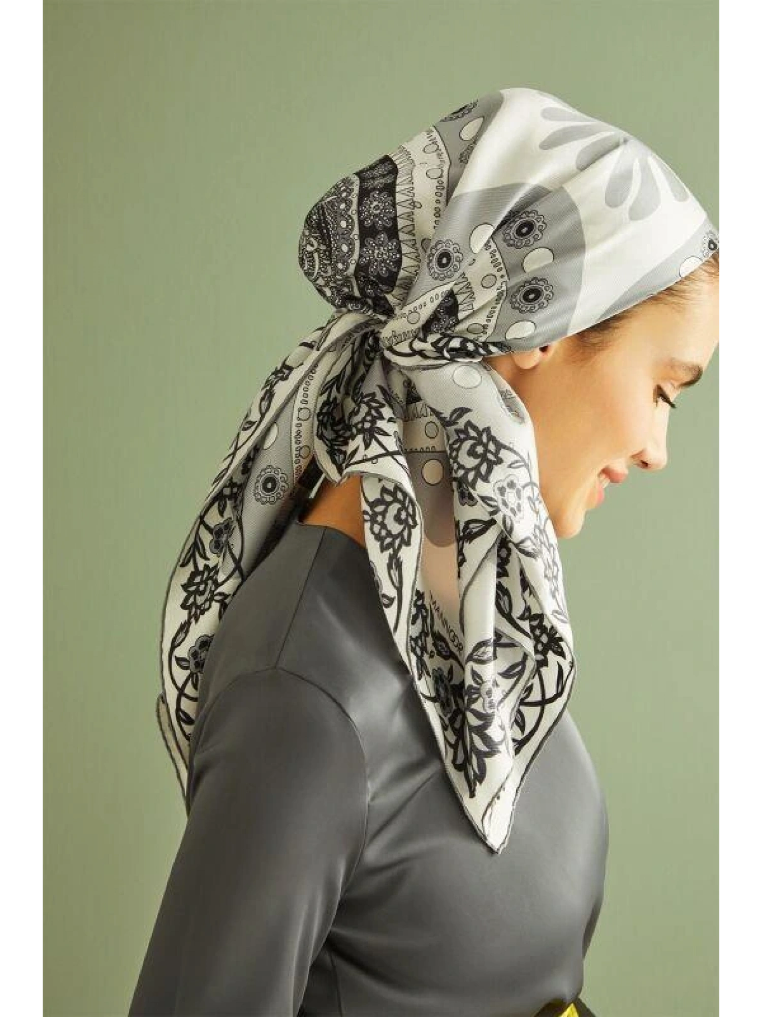 İmannoor Kütahya Tivil İpek Eşarp 90x90 23Y1002