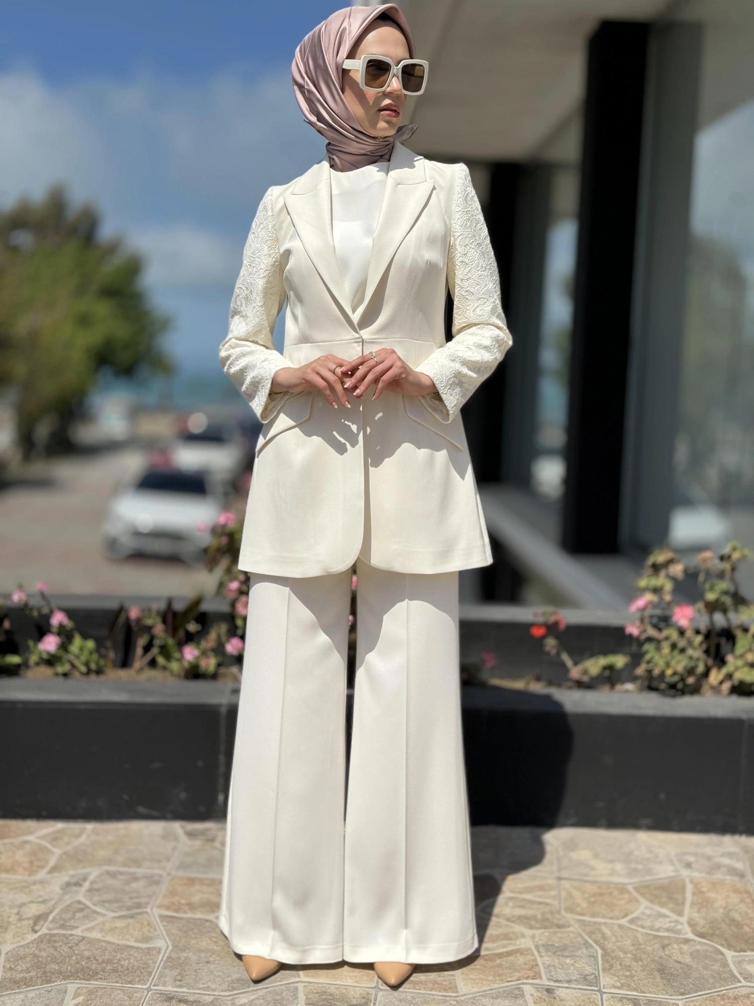 Jamila Sarah Kolları ve Arkası Dantel İşlemeli Ceket Pantolon Takım 9022