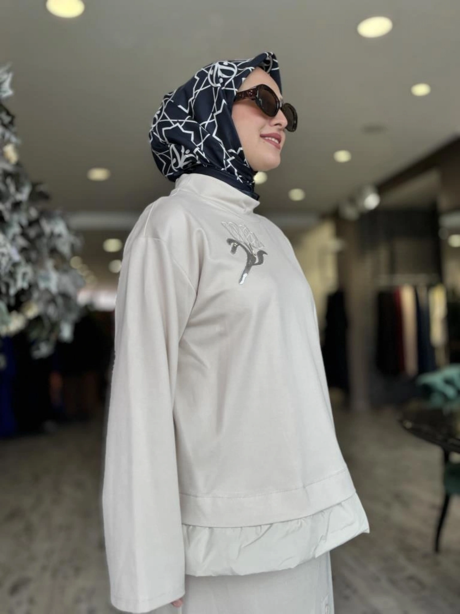 Kahma Omuz Gül Payet Detaylı Bluz