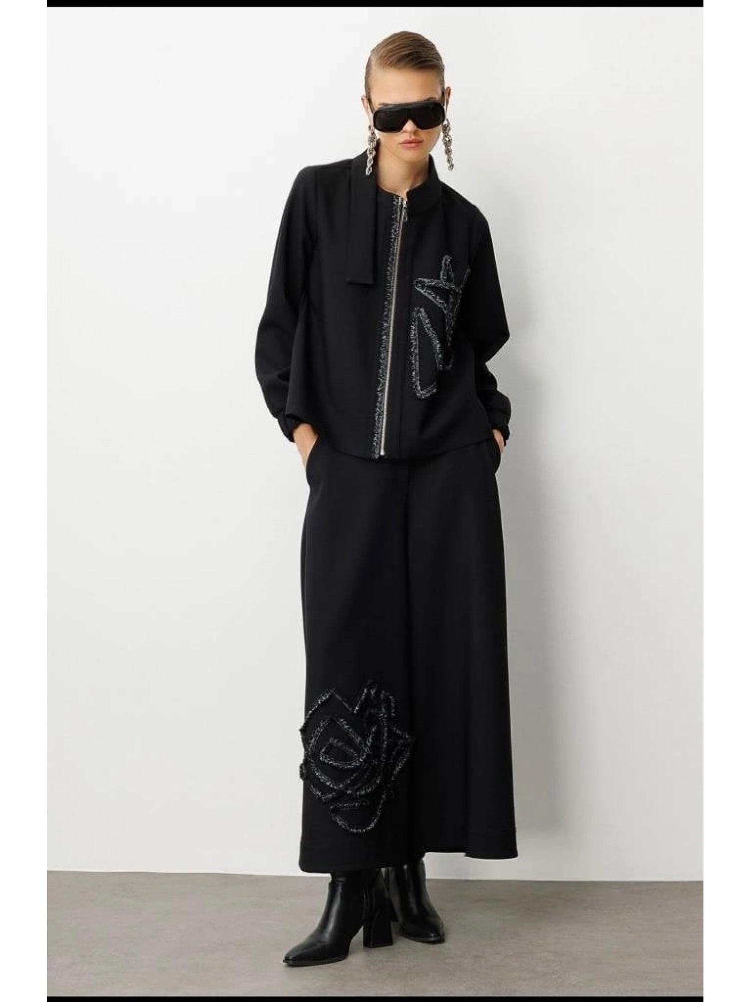 Kahma Paçası Kumaş İşlemeli Bol Paça Pantolon