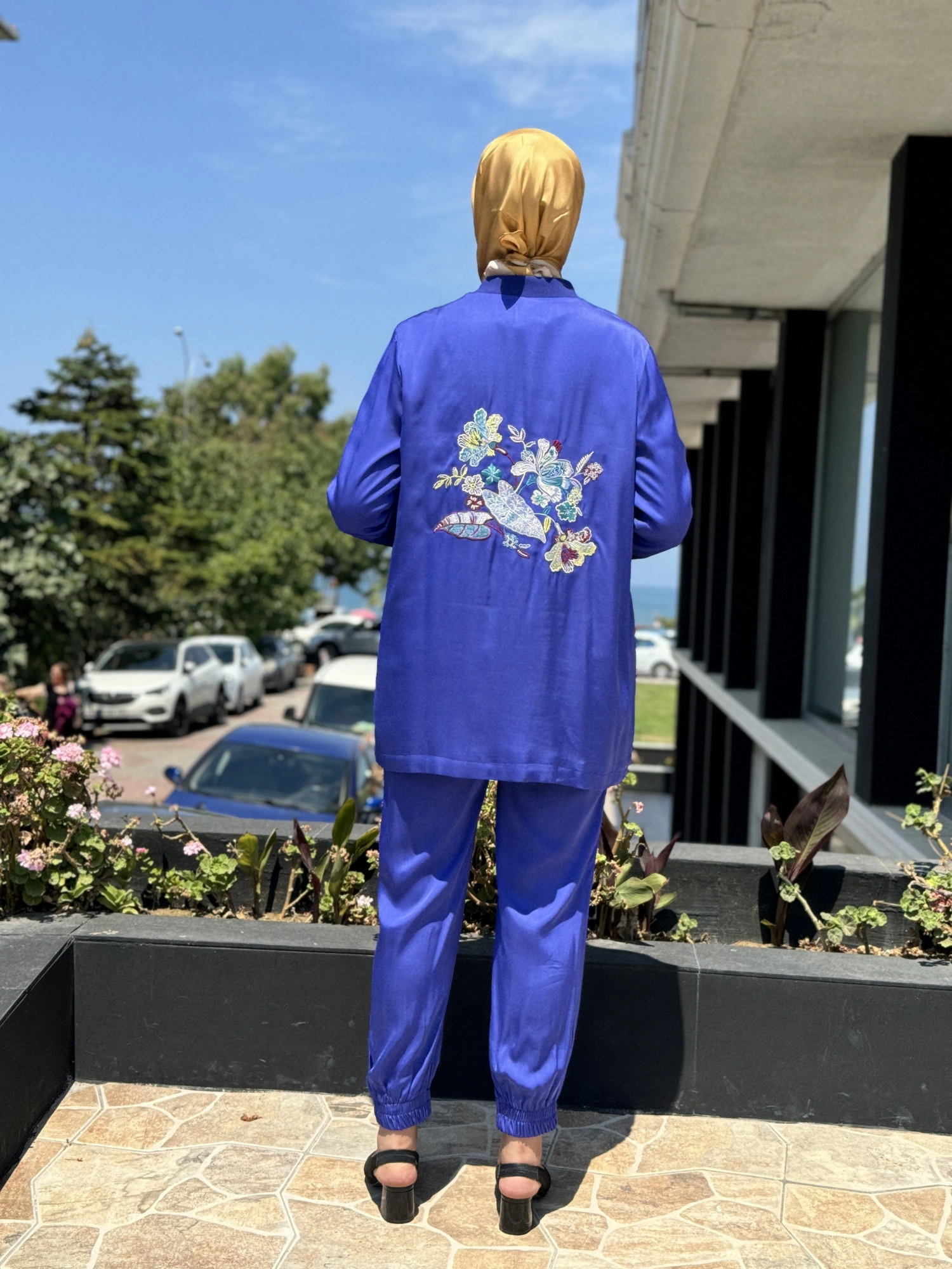 Lisa Sırtı Ve Göğsü İşlemeli Ceket  Pantolon Takım 3026